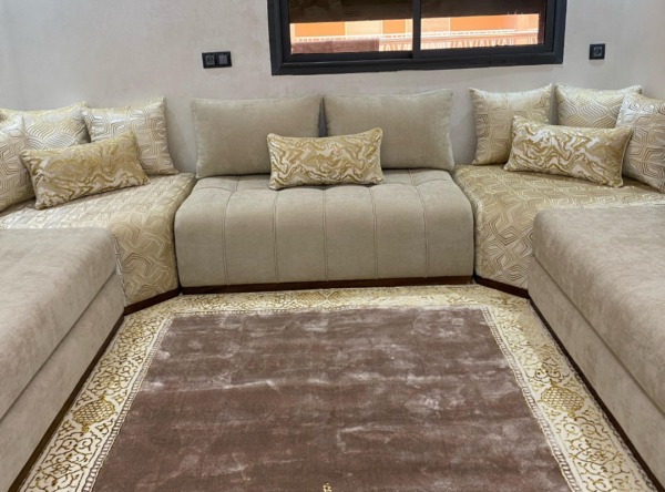 LAYAL +2Tables